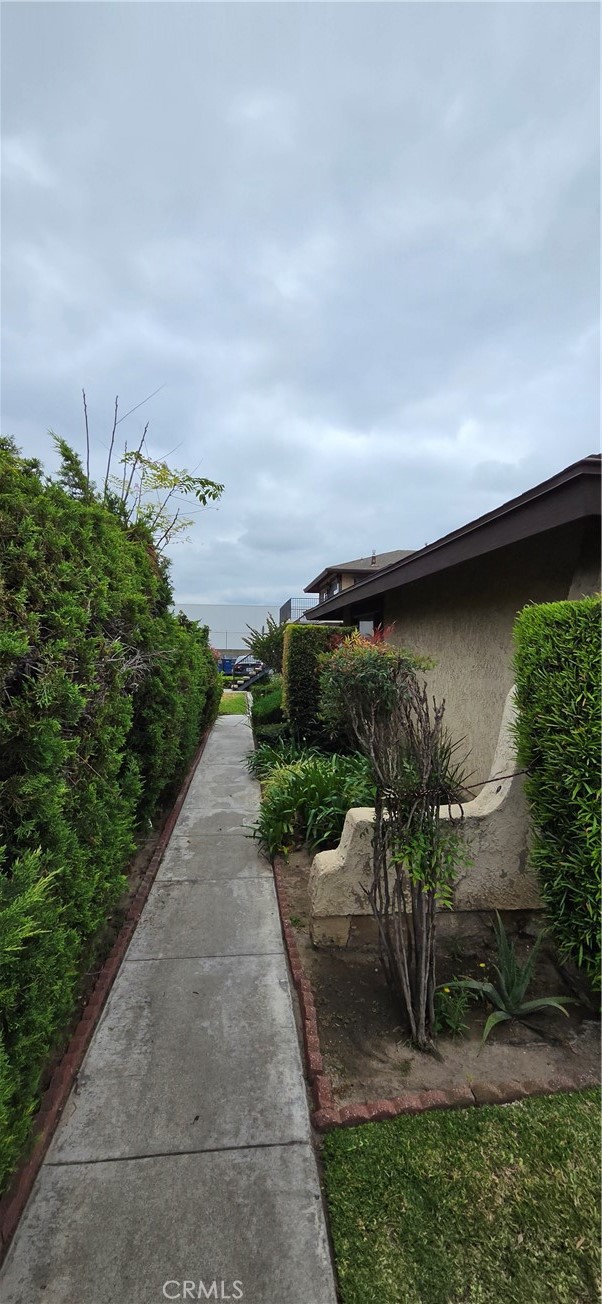 3126 E Orangethorpe