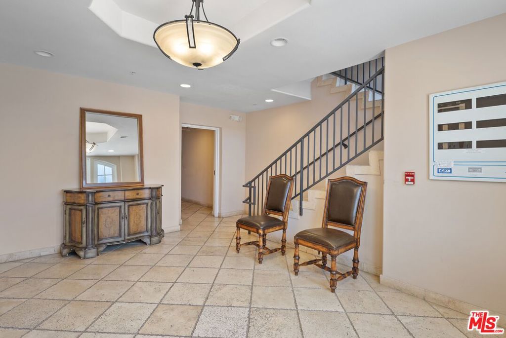 1522 S Saltair Avenue 304, Los Angeles CA 90025
