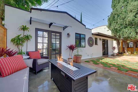 Photo of 8818 Rosewood Avenue, West Hollywood, CA 90048 (MLS # 26853619)