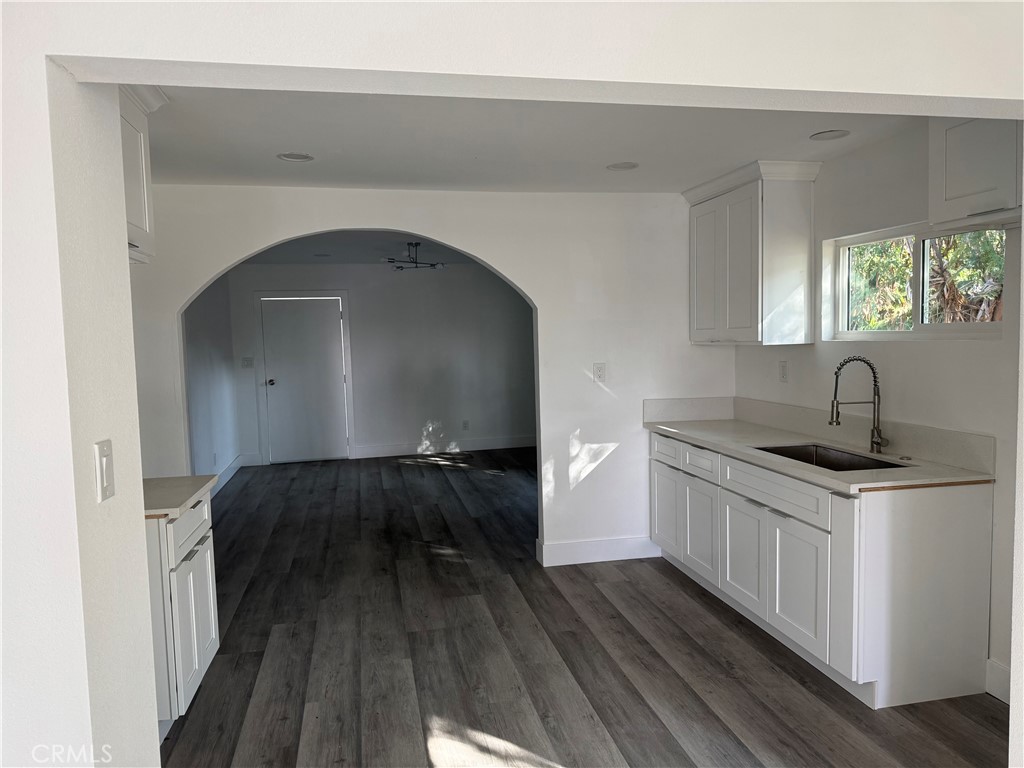 Properties 1 1354 W Congress Street