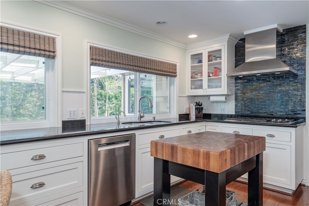 5511 Wendy Circle, Huntington Beach CA 92649 - Photo 12