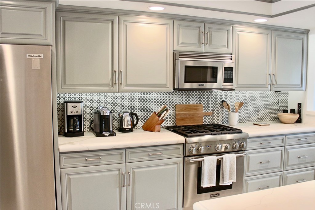 4407 W Coast Highway 4