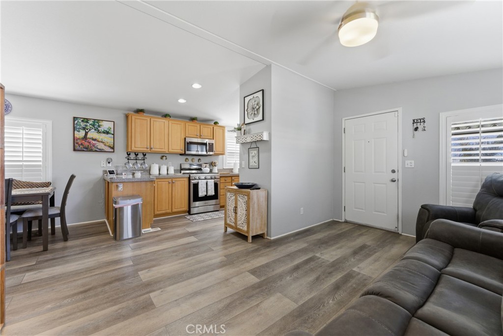 1414 W Central Avenue 98