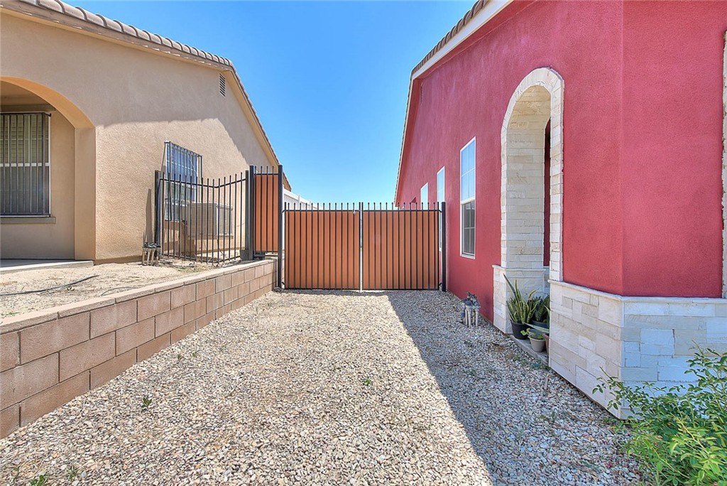 1503 Lynwood Way
