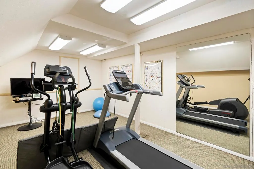 La Jolla, California 92037, United States, 3 Bedrooms Bedrooms, ,4 BathroomsBathrooms,Residential,Active,204365