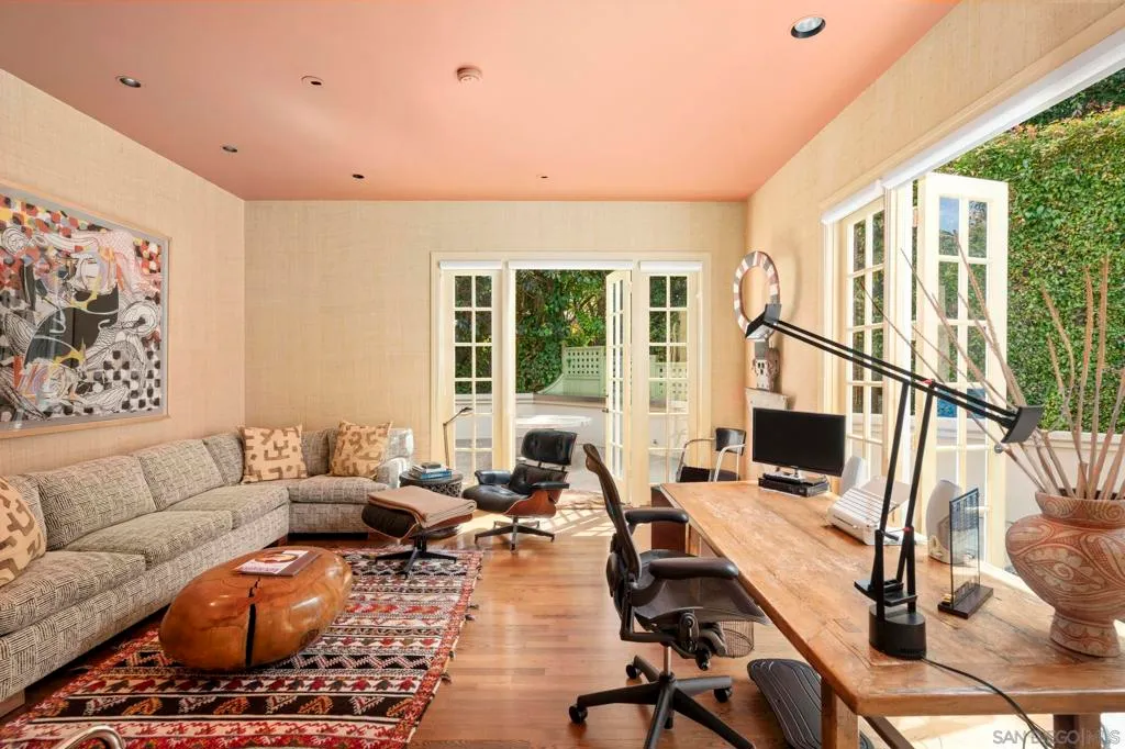 La Jolla, California 92037, United States, 3 Bedrooms Bedrooms, ,4 BathroomsBathrooms,Residential,Active,204365