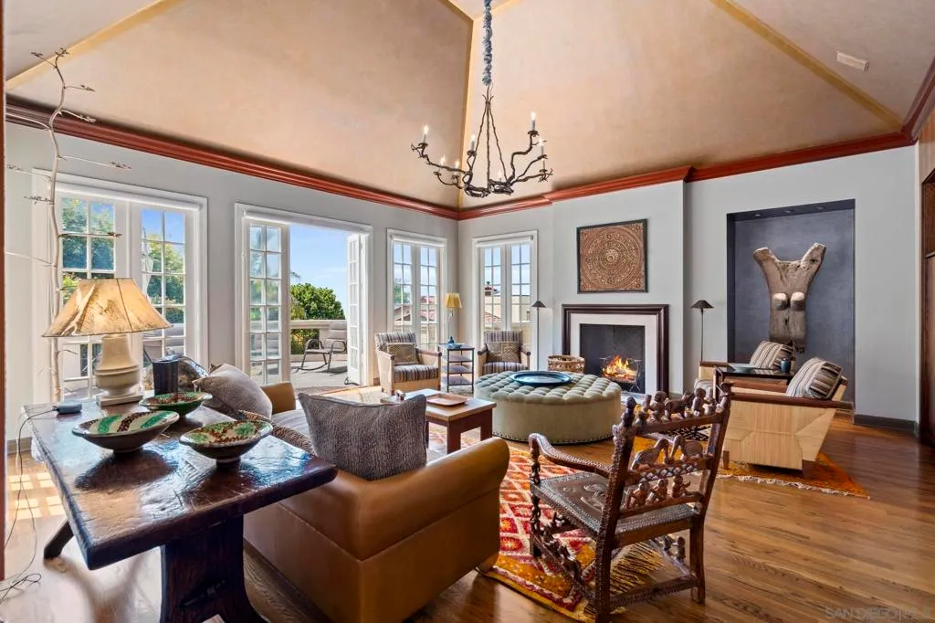 La Jolla, California 92037, United States, 3 Bedrooms Bedrooms, ,4 BathroomsBathrooms,Residential,Active,204365