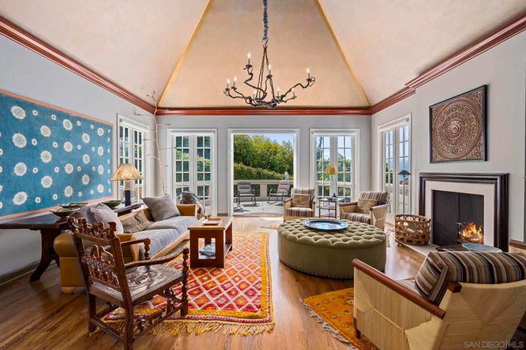 La Jolla, California 92037, United States, 3 Bedrooms Bedrooms, ,4 BathroomsBathrooms,Residential,Active,204365