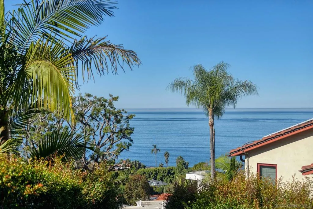 La Jolla, California 92037, United States, 3 Bedrooms Bedrooms, ,4 BathroomsBathrooms,Residential,Active,204365