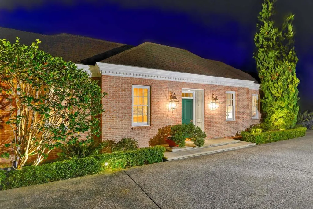 La Jolla, California 92037, United States, 3 Bedrooms Bedrooms, ,4 BathroomsBathrooms,Residential,Active,204365