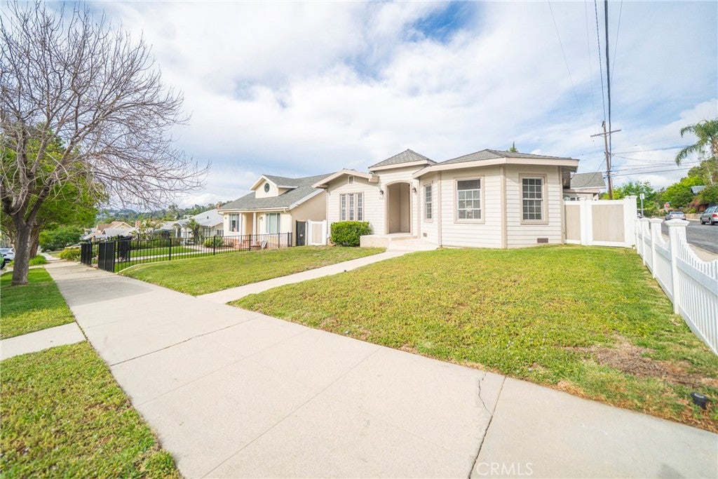 5163 Windermere