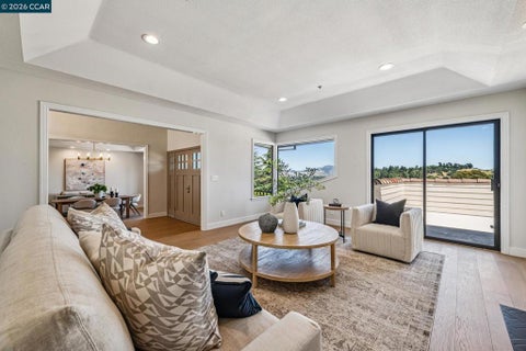Photo of 6 Tanglewood Lane LN, Lafayette, CA 94549 (MLS # 41134888)