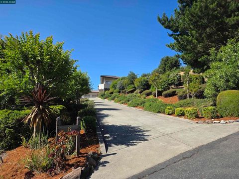 Photo of 6 Tanglewood Lane LN, Lafayette, CA 94549 (MLS # 41134888)