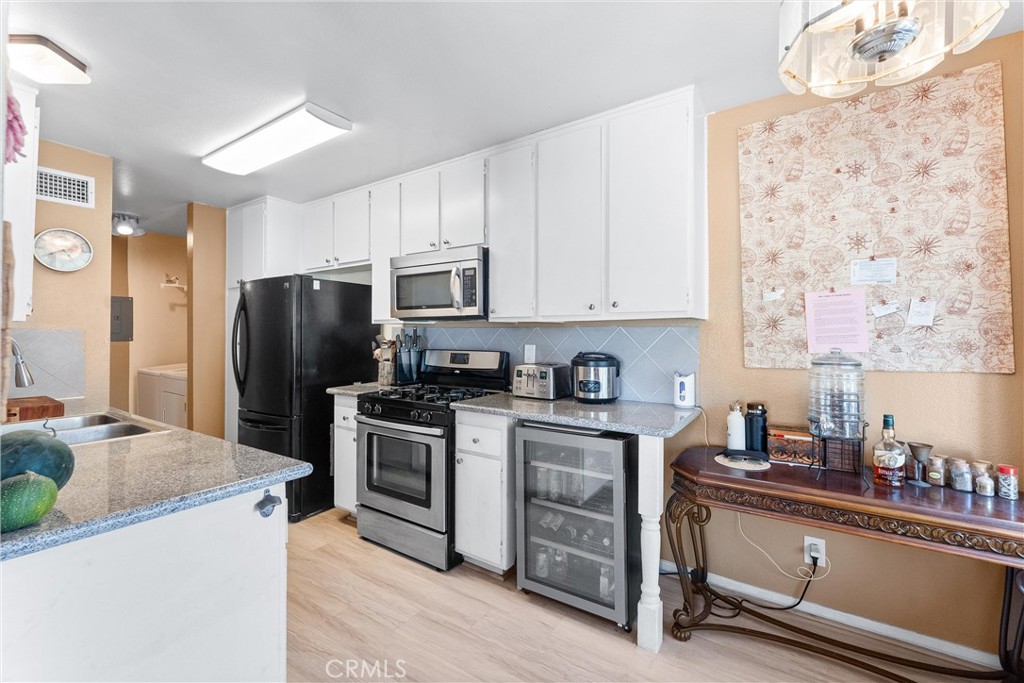 Aliso Villas (AV) - Residential
