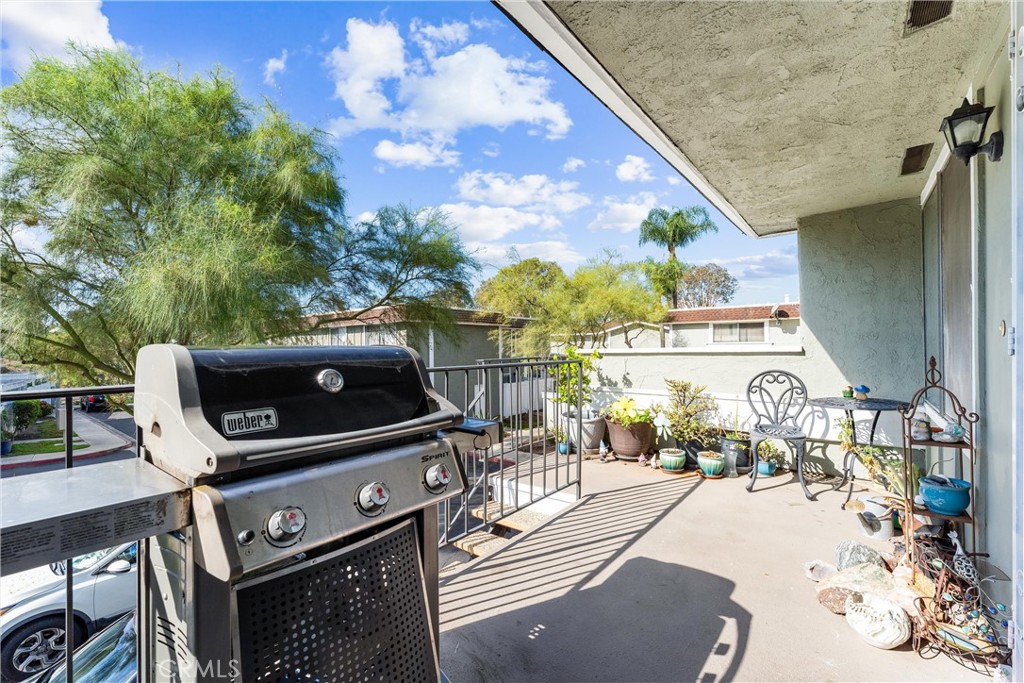 Aliso Villas (AV) - Residential