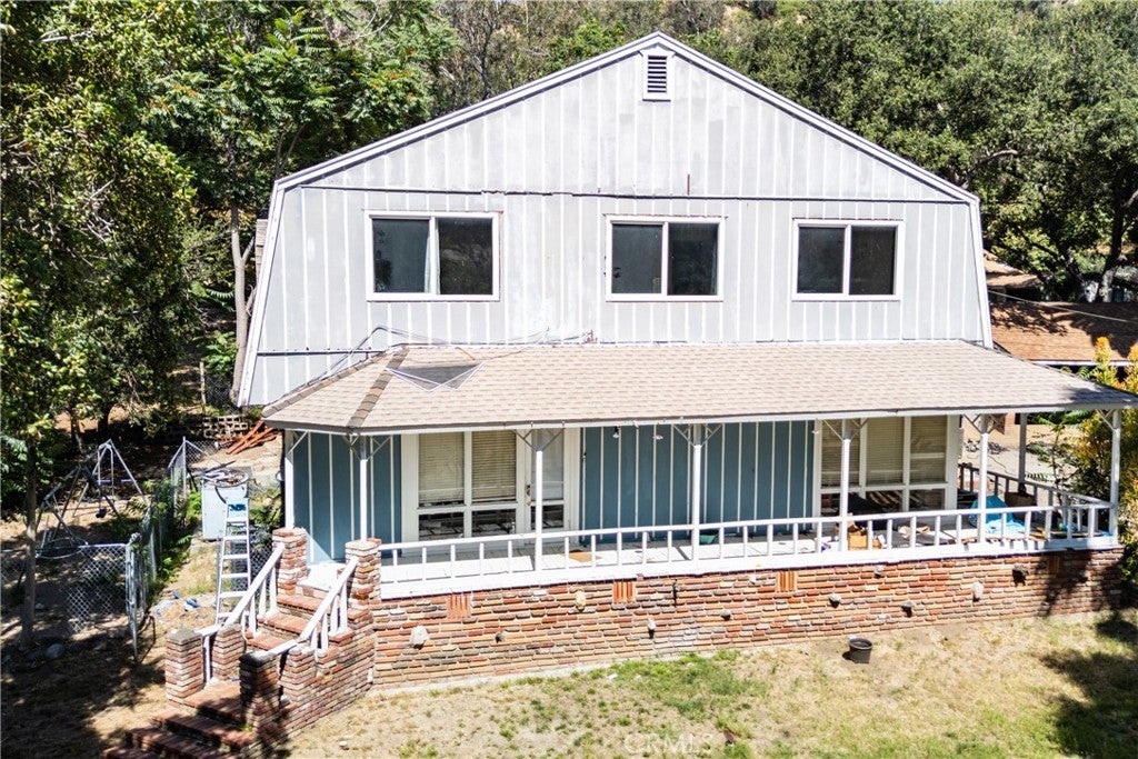 537 Cloverleaf Dr Dr