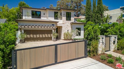Photo of 12527 Huston Street, Valley Village, CA 91607 (MLS # 26857919)