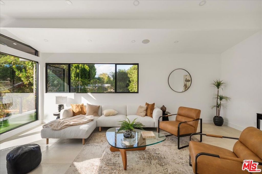 3873 Royal Woods Drive