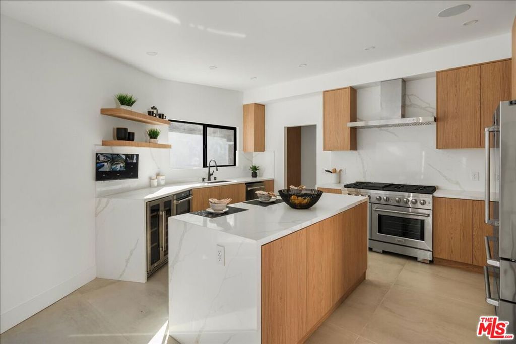 3873 Royal Woods Drive