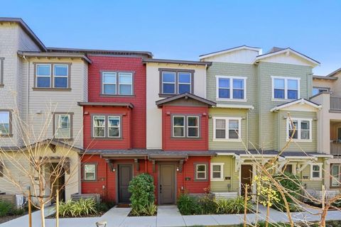 Photo of 921 Mountain Ash Terrace #4, Sunnyvale, CA 94086 (MLS # ML82030296)