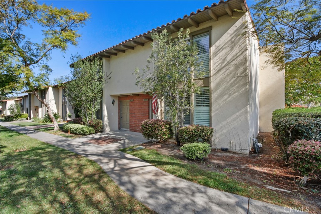 2438 Vista Hogar