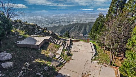 Photo of 24347 Great View Dr, Crestline, CA 92325 (MLS # DW26058477)