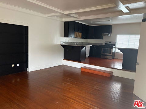 Photo of 1529 5th Avenue, Los Angeles, CA 90019 (MLS # 26868043)