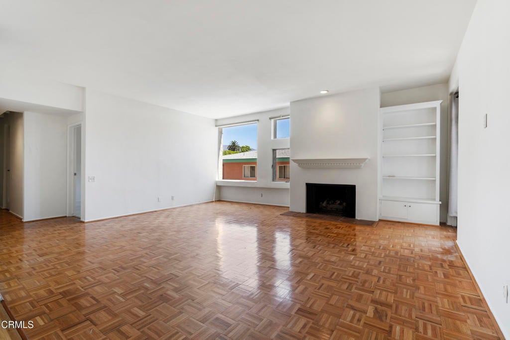 960 San Pasqual 205