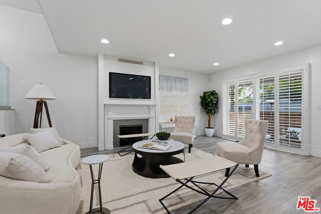 Photo of 13224 Admiral Avenue #D, Marina Del Rey, CA 90292 (MLS # 26650293)