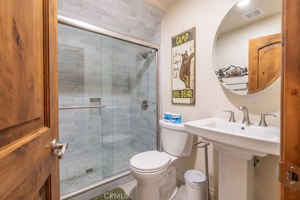 Big Bear Lake, California, 92315, United States, 4 Bedrooms Bedrooms, ,3 BathroomsBathrooms,Residential,Active,2023396