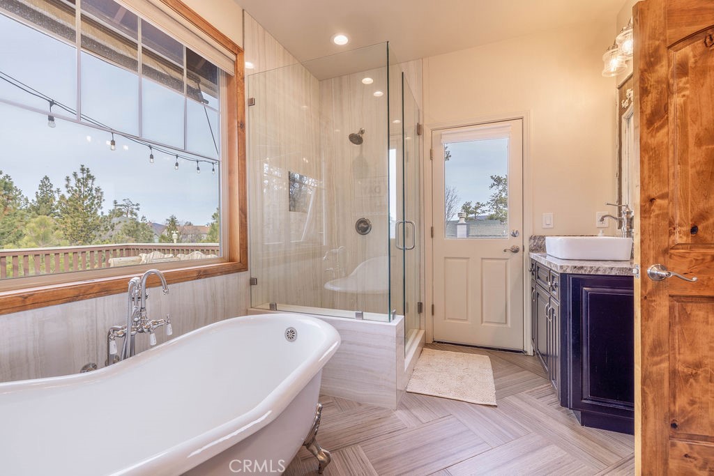Big Bear Lake, California, 92315, United States, 4 Bedrooms Bedrooms, ,3 BathroomsBathrooms,Residential,Active,2023396