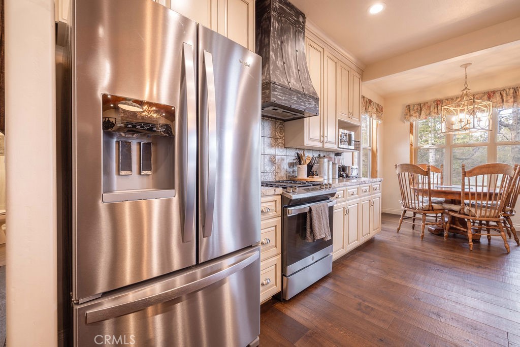 Big Bear Lake, California, 92315, United States, 4 Bedrooms Bedrooms, ,3 BathroomsBathrooms,Residential,Active,2023396