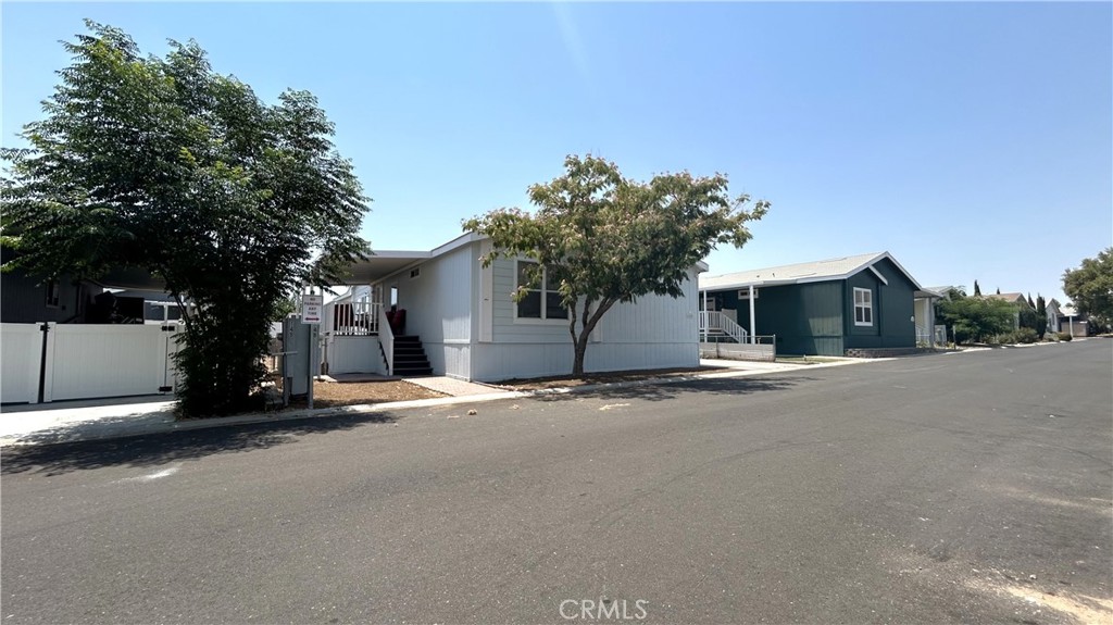 20843 Waalew Road C148