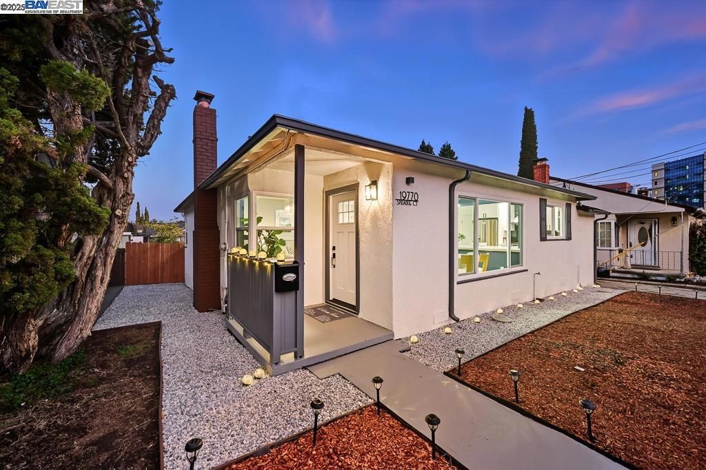 Photo of 19770 Sprague Ct Ct, Castro Valley, CA 94546 (MLS # 41115261)