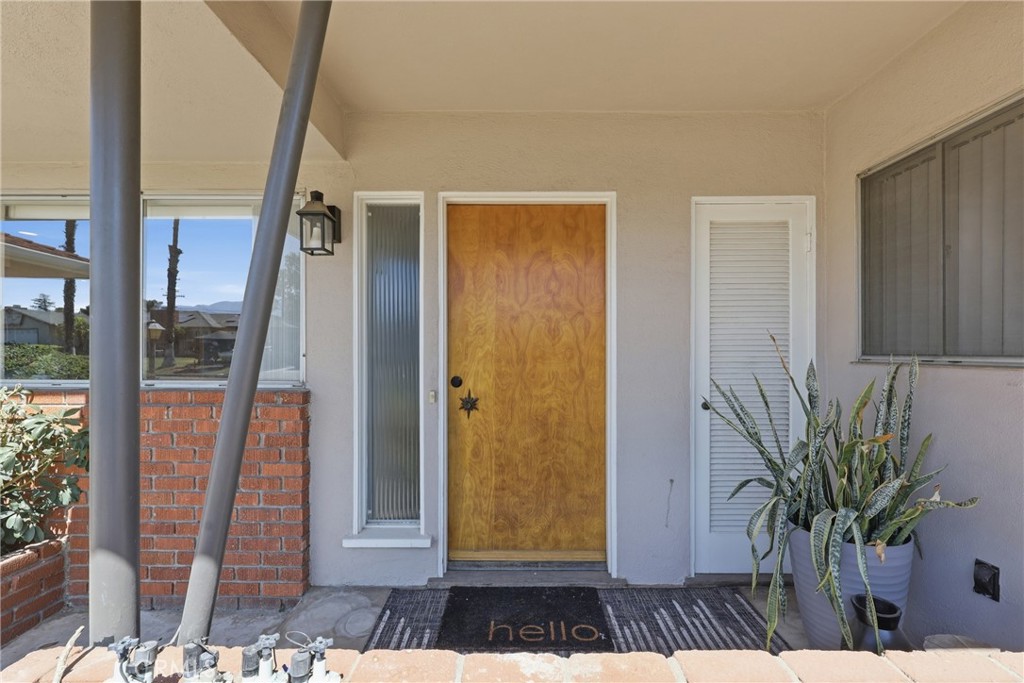 933 N Pine