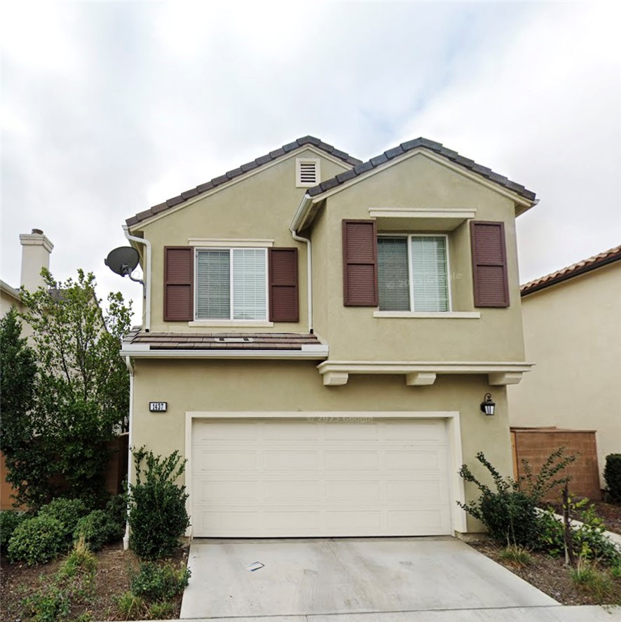 Welcome to this beautifully updated 4-bedroom residence located in the desirable Columbus Square community of Tustin Legacy. This home features a newly remodeled bathroom, fresh interior paint, and a gourmet kitchen equipped with high-end Thermador appliances—perfect for modern living.
Ideally situated within walking distance to The District shopping center, this home offers both comfort and convenience. Enjoy resort-style amenities including an Olympic-sized heated pool, relaxing jacuzzi, and multiple nearby playgrounds—ideal for families of all ages.
Don’t miss this opportunity to own a move-in-ready home in one of Tustin’s most sought-after neighborhoods.
