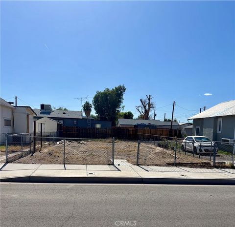 Photo of 520 Quivera Street, Needles, CA 92363 (MLS # JT25107731)