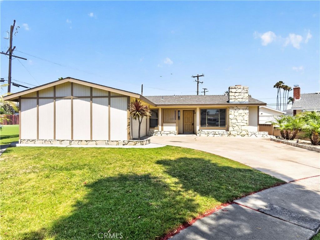 Photo of 6951 Lenis Cir, Huntington Beach, CA 92647 (MLS # OC26091834)