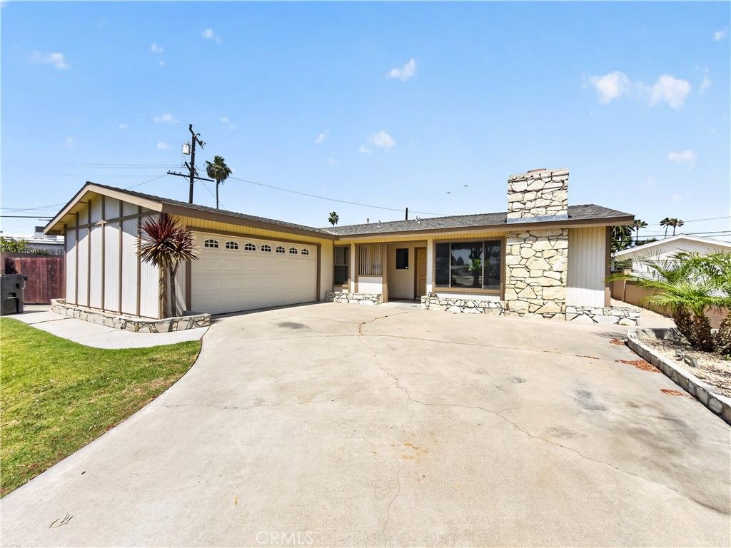 Photo of 6951 Lenis Cir, Huntington Beach, CA 92647 (MLS # OC26091834)