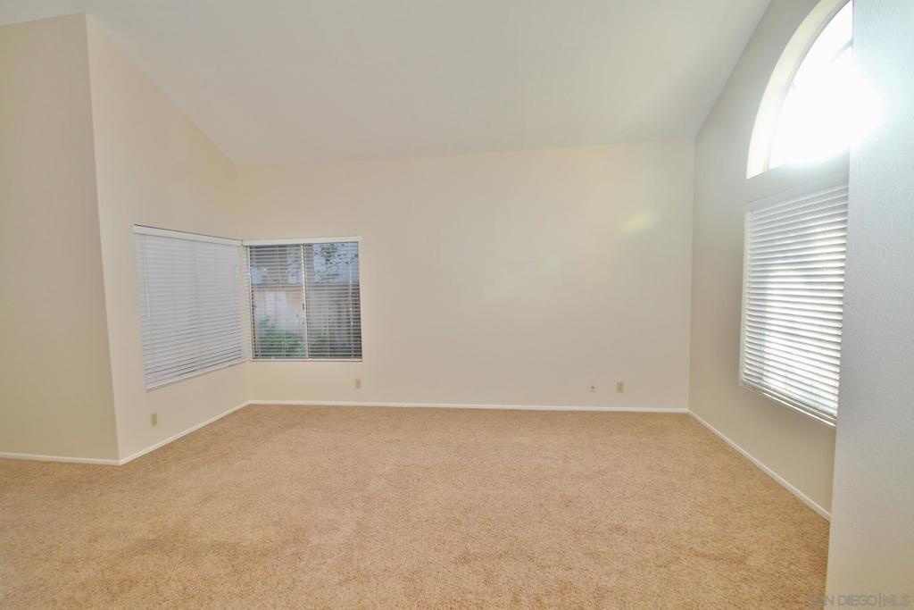 12576 Sundance Ave