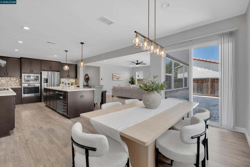 Photo of 351 Bloomington Ln Ln, Brentwood, CA 94513 (MLS # 41143696)