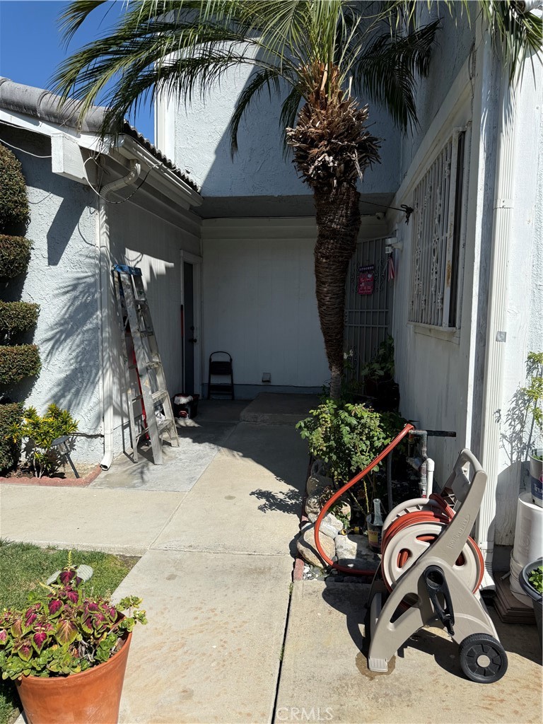 929 W Ashiya Road