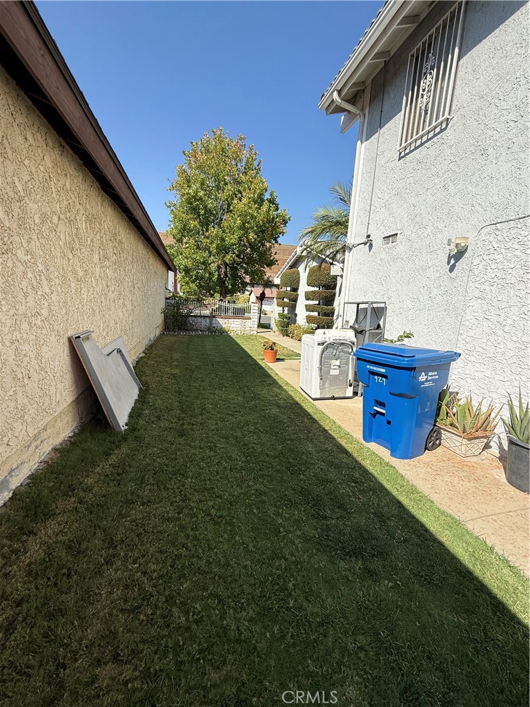 929 W Ashiya Road