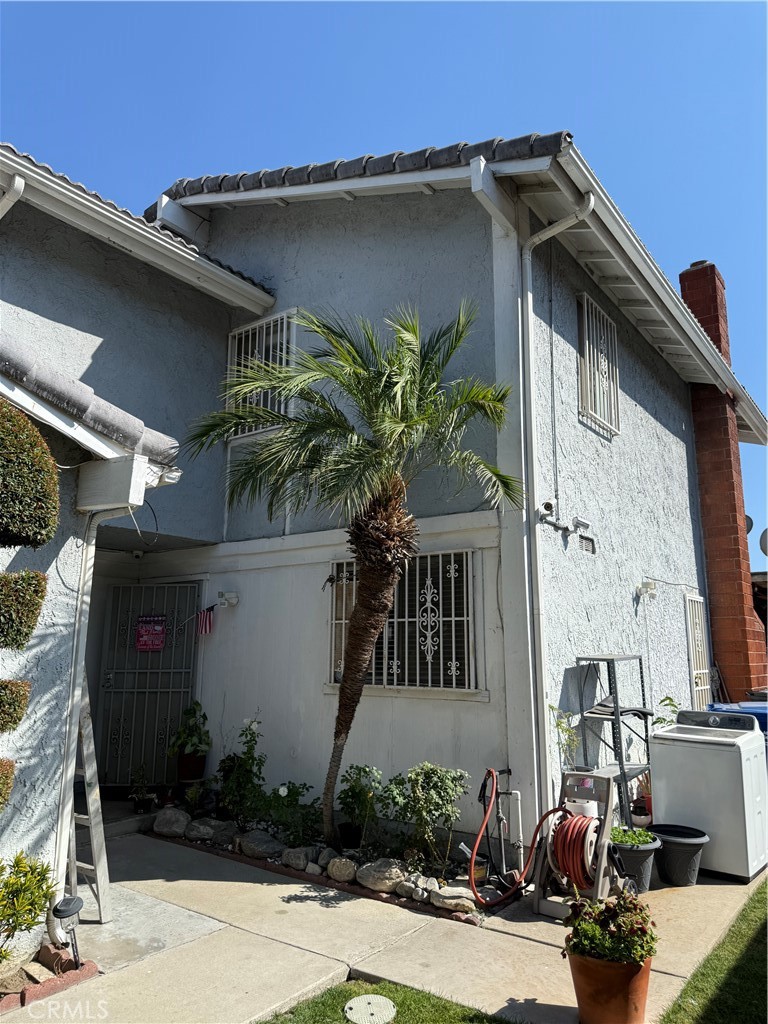 929 W Ashiya Road