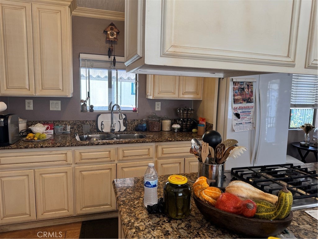 12737 Rosecrans ave 58