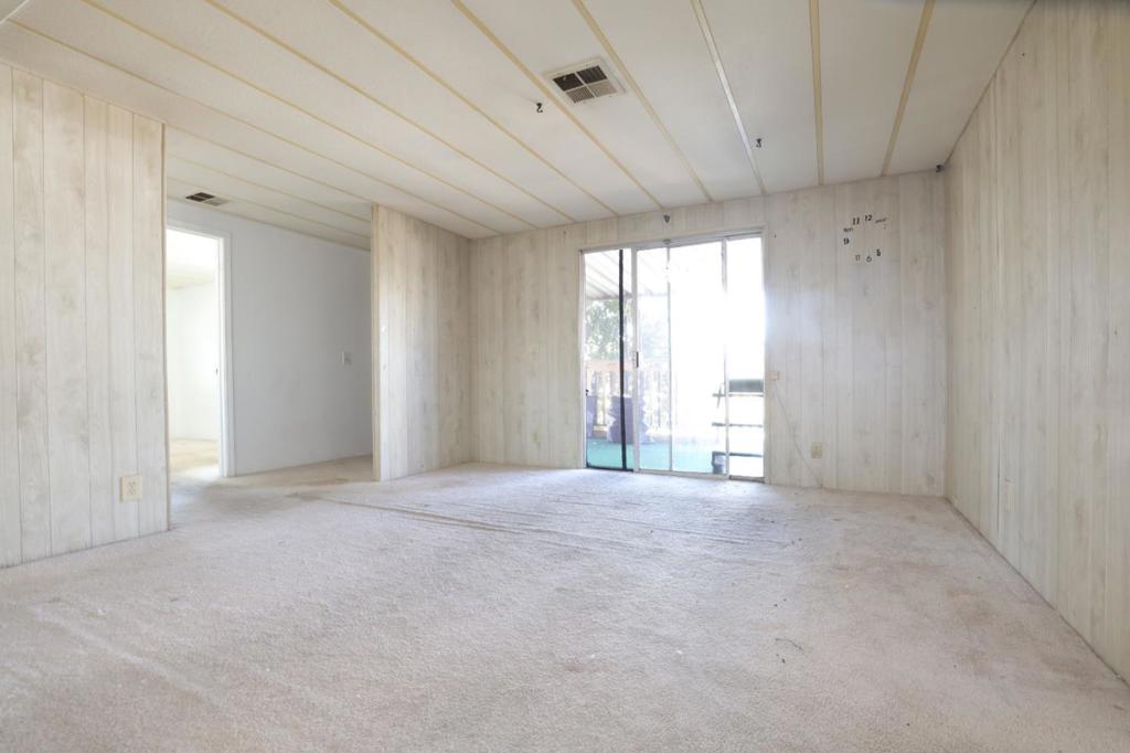 442 Los Encinos Avenue 442