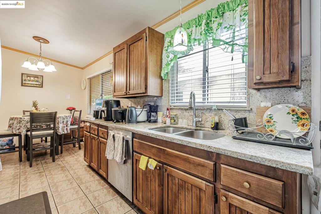 CASTLEWOOD AREA - Residential