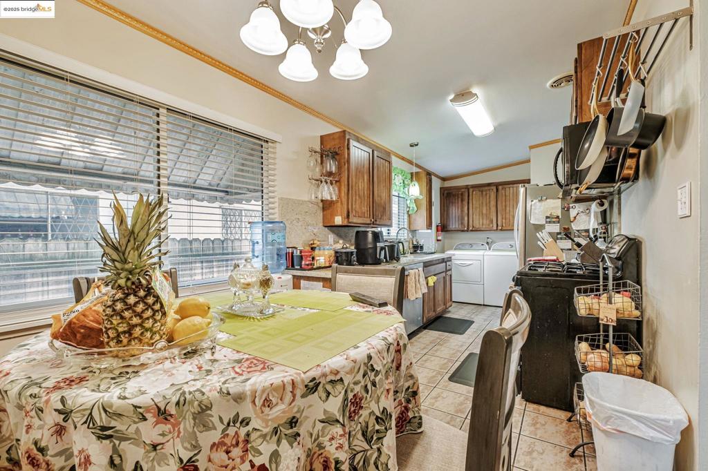 CASTLEWOOD AREA - Residential