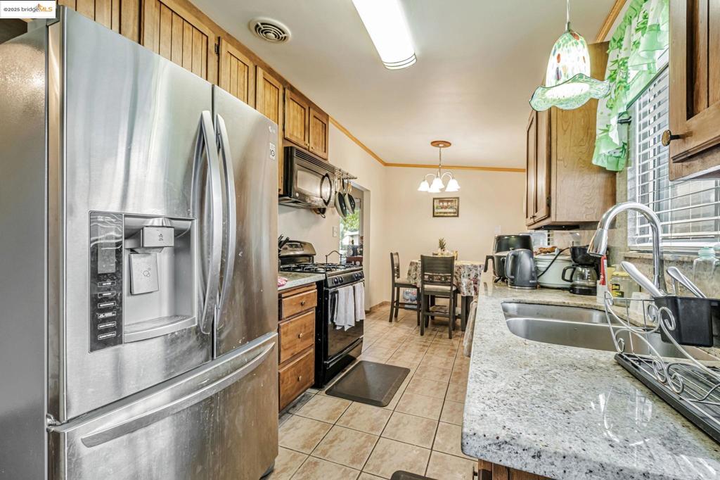 CASTLEWOOD AREA - Residential