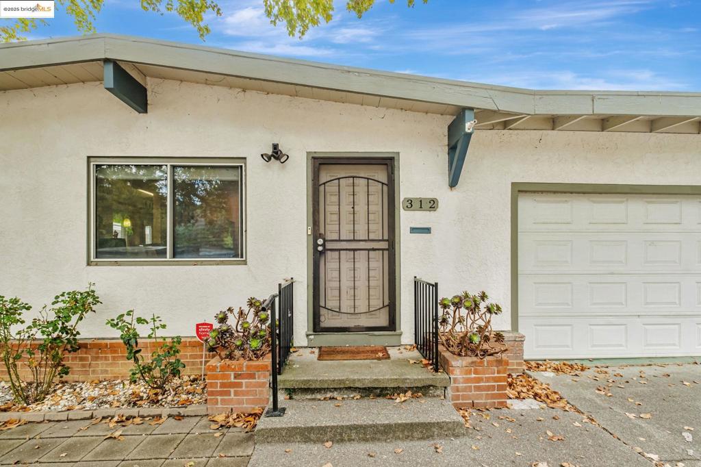 CASTLEWOOD AREA - Residential
